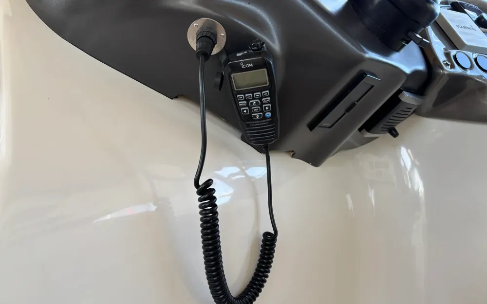 slider 18 Cranchi M 38 Hard Top