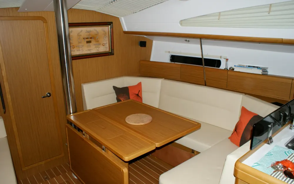 slider 3 Jeanneau Sun Odyssey 42 DS