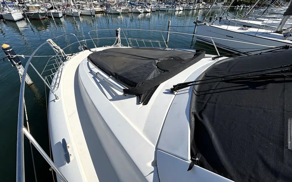 slider 4 Jeanneau Prestige 50