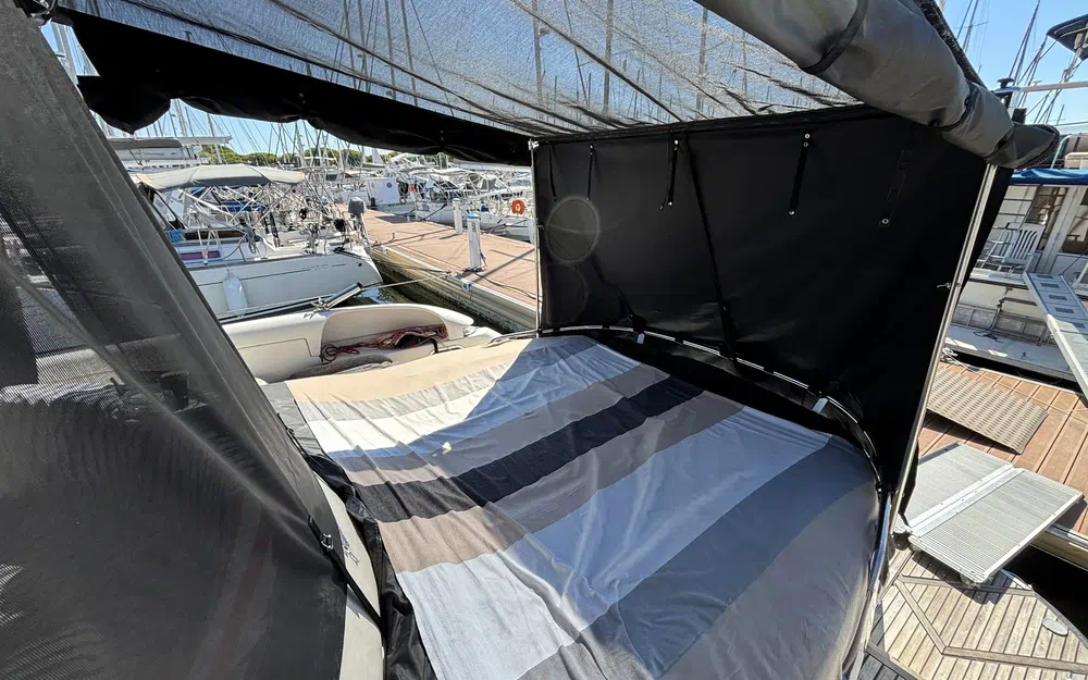 slider 7 Jeanneau Prestige 50