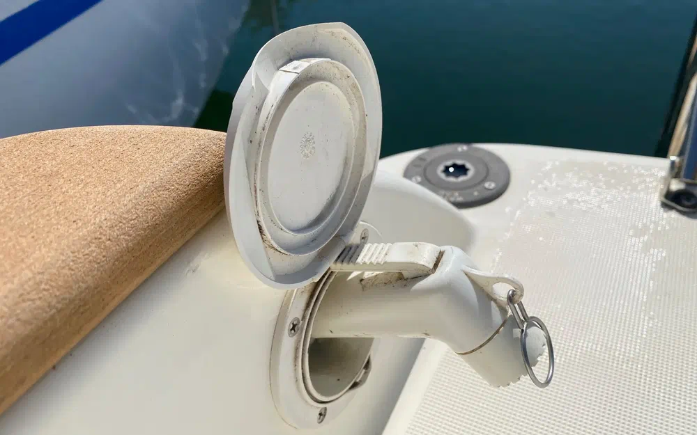 slider 22 Jeanneau Merry Fisher 725Legende