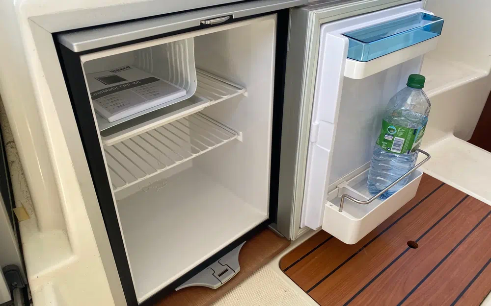 slider 3 Jeanneau Merry Fisher 725Legende