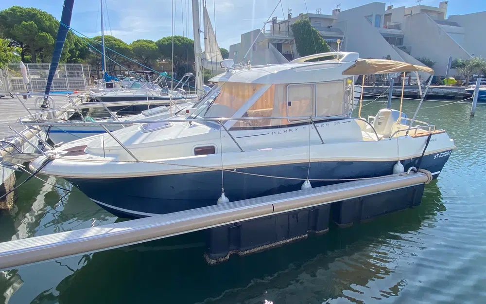 slider 0 Jeanneau Merry Fisher 725