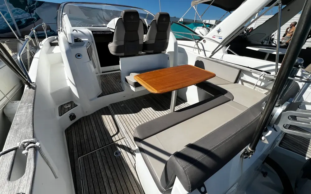 slider 18 Jeanneau Cap Camarat 8.5 WA