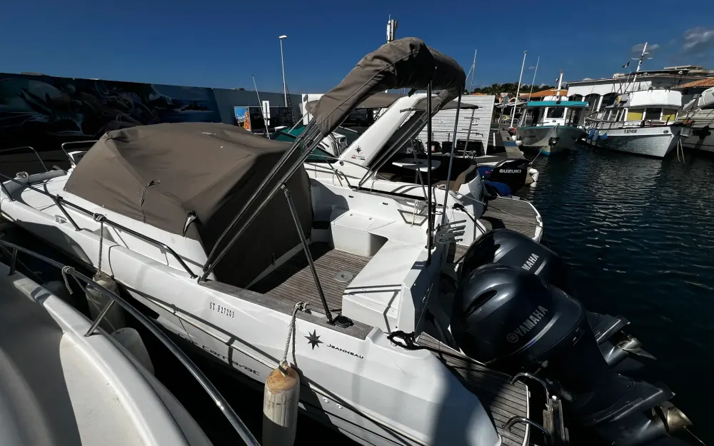 slider 27 Jeanneau Cap Camarat 8.5 WA