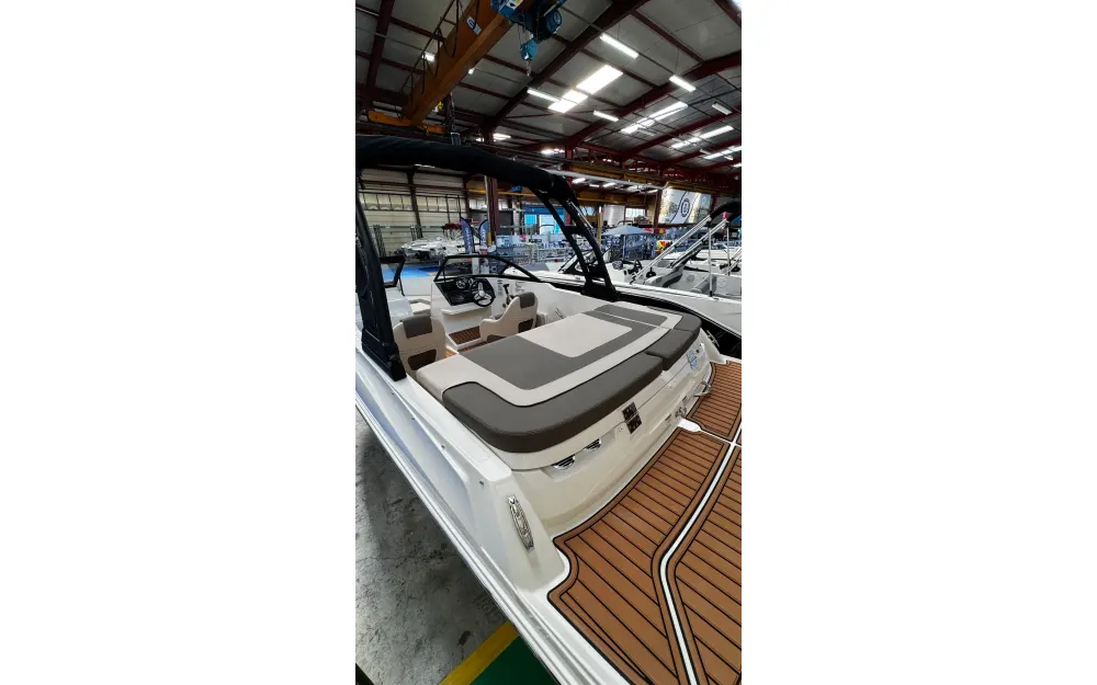 slider 2 Bayliner VR4