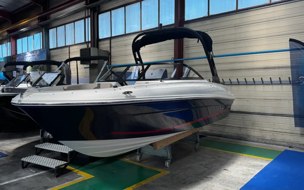 slider 0 Bayliner VR4