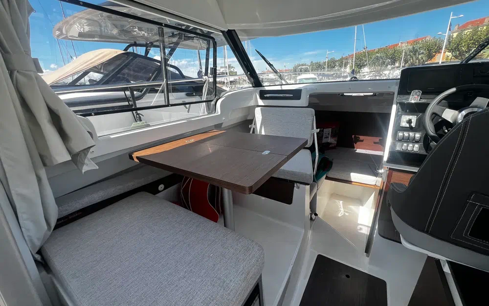 slider 13 Jeanneau Merry Fisher 695