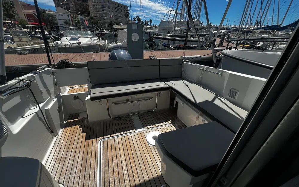 slider 16 Jeanneau Merry Fisher 695