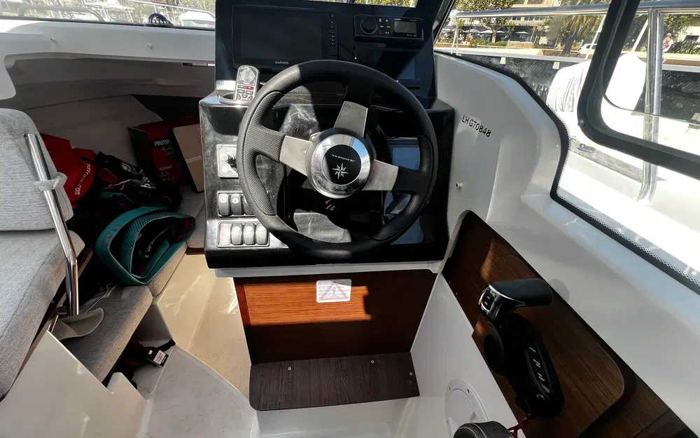 slider 23 Jeanneau Merry Fisher 695