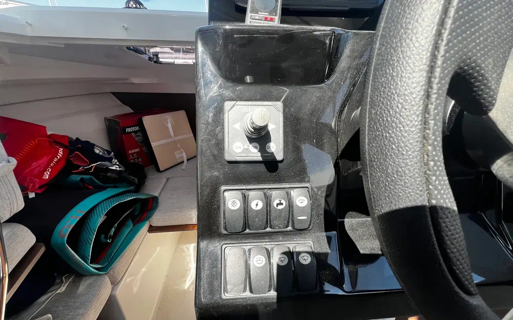 slider 24 Jeanneau Merry Fisher 695