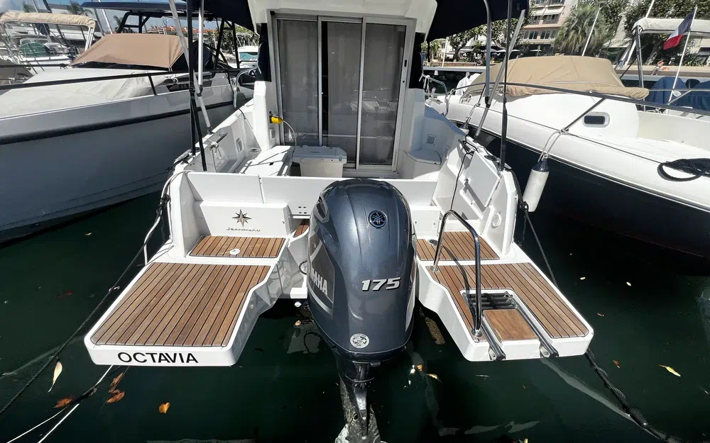 slider 19 Jeanneau Merry Fisher 695