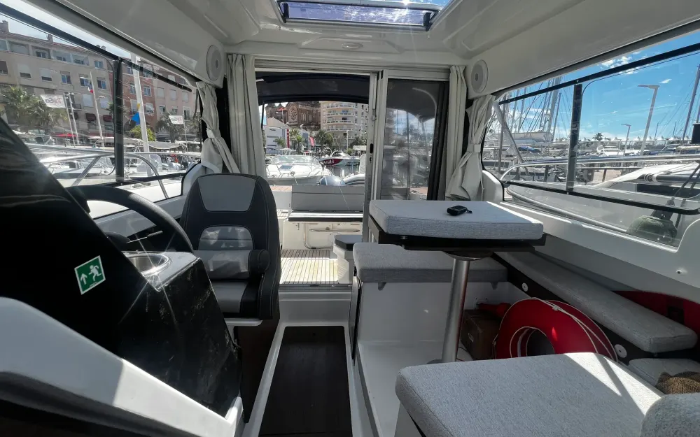 slider 4 Jeanneau Merry Fisher 695 Serie 2