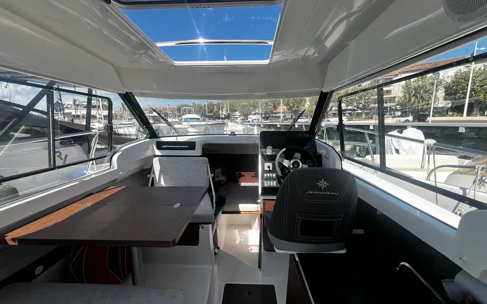 slider 4 Jeanneau Merry Fisher 695