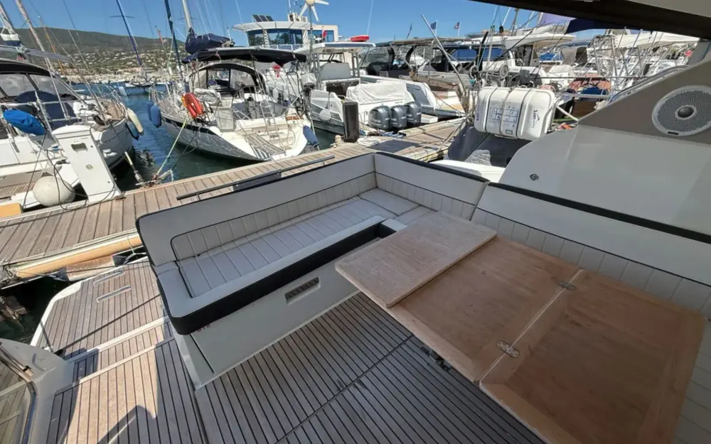 slider 6 Jeanneau Leader 36