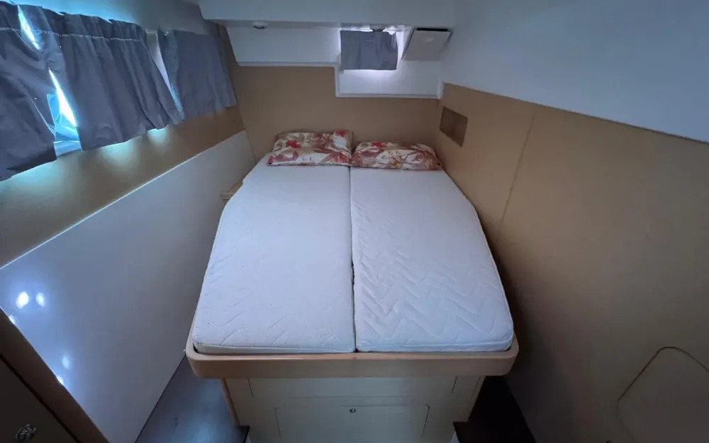 slider 21 Lagoon  400