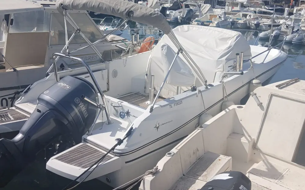 slider 0 Jeanneau Cap Camarat 7.5 WA