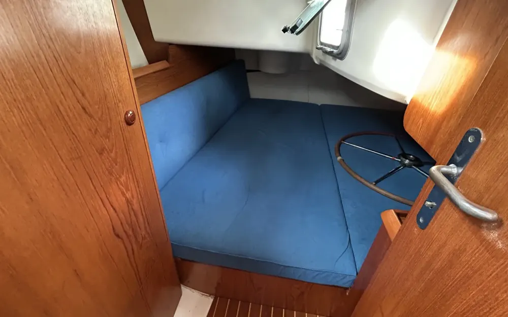 slider 5 Jeanneau Sun Odyssey 35