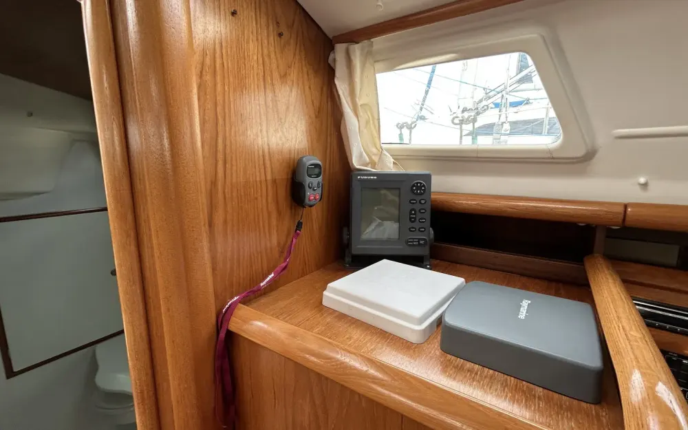 slider 8 Jeanneau Sun Odyssey 35