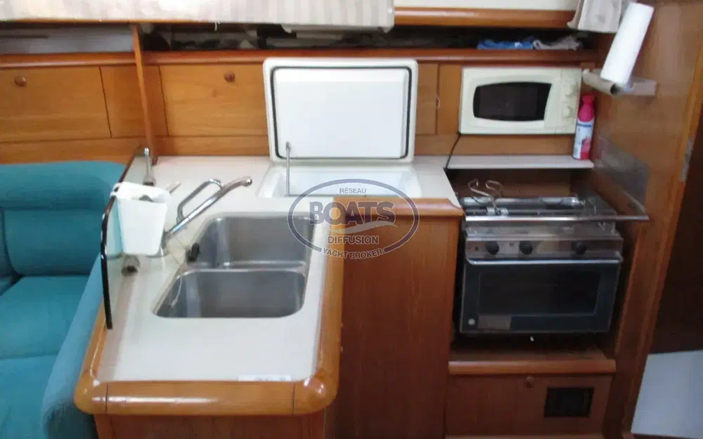 slider 13 Jeanneau Sun Odyssey 37
