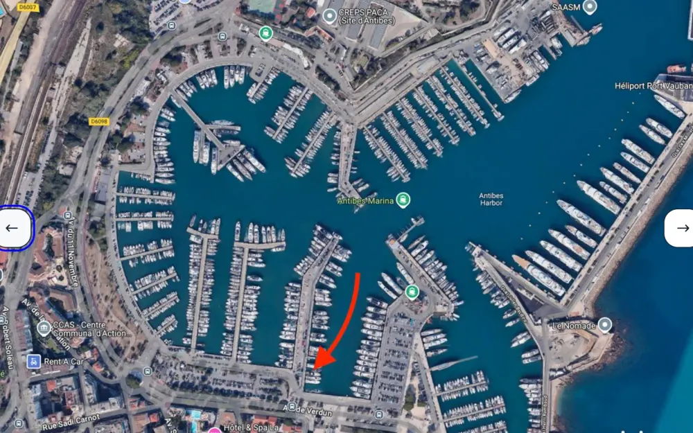 slider 0 Place de port 24x6m Antibes
