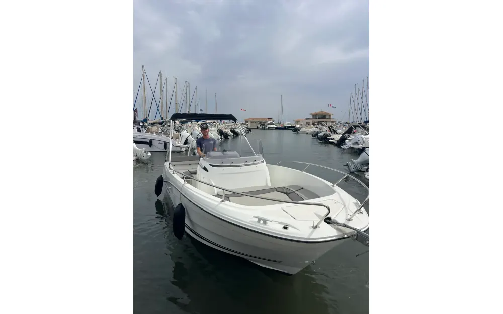 slider 4 Jeanneau Cap Camarat 6.5 CC Serie 3