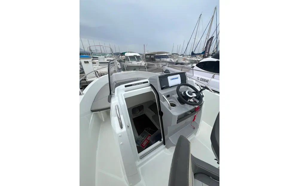 slider 6 Jeanneau Cap Camarat 6.5 CC