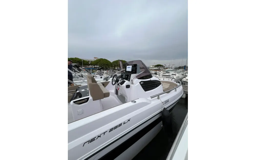 slider 26 Ranieri Next 255 LX