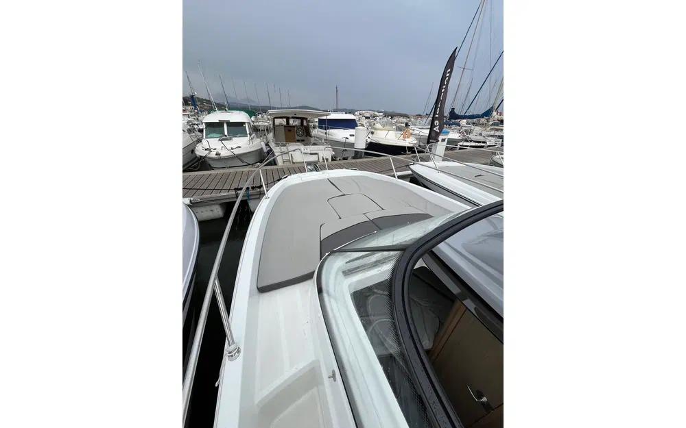 slider 9 Jeanneau Cap Camarat 7.5 WA