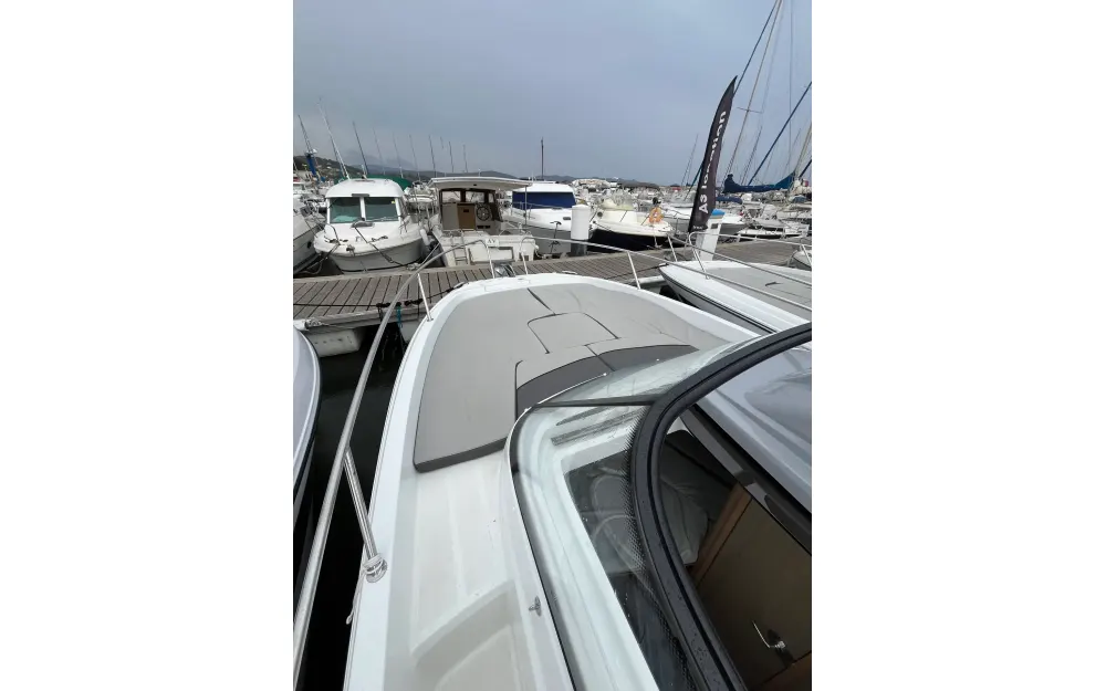 slider 9 Jeanneau Cap Camarat 7.5 WA Serie 3