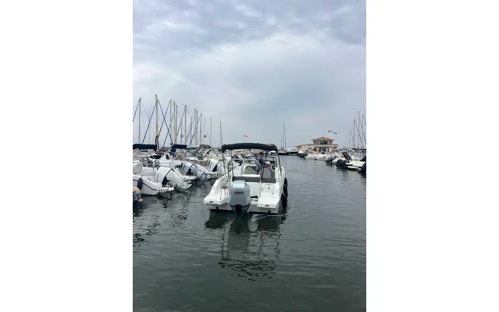 slider 4 Jeanneau Cap Camarat 7.5 WA