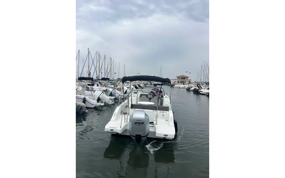 slider 5 Jeanneau Cap Camarat 7.5 WA