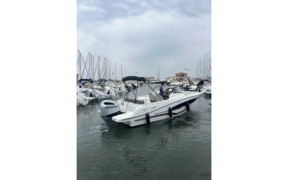 slider 6 Jeanneau Cap Camarat 7.5 WA