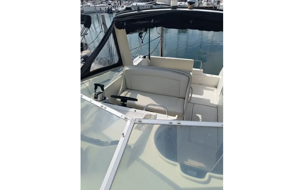 slider 10 Beneteau Flyer 8