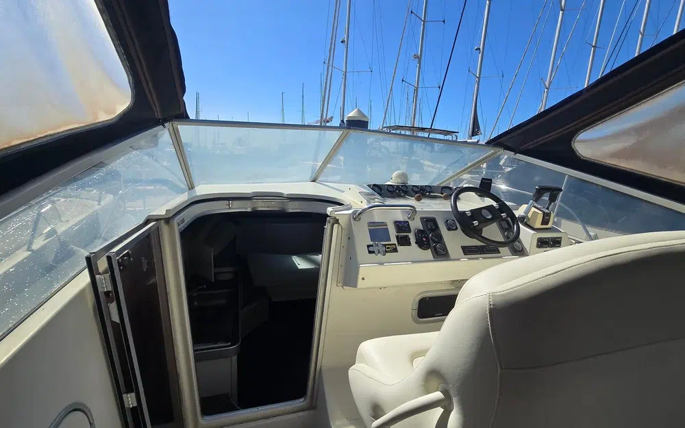 slider 5 Beneteau Flyer 8