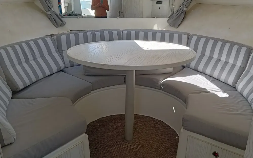 slider 4 Beneteau Flyer 8