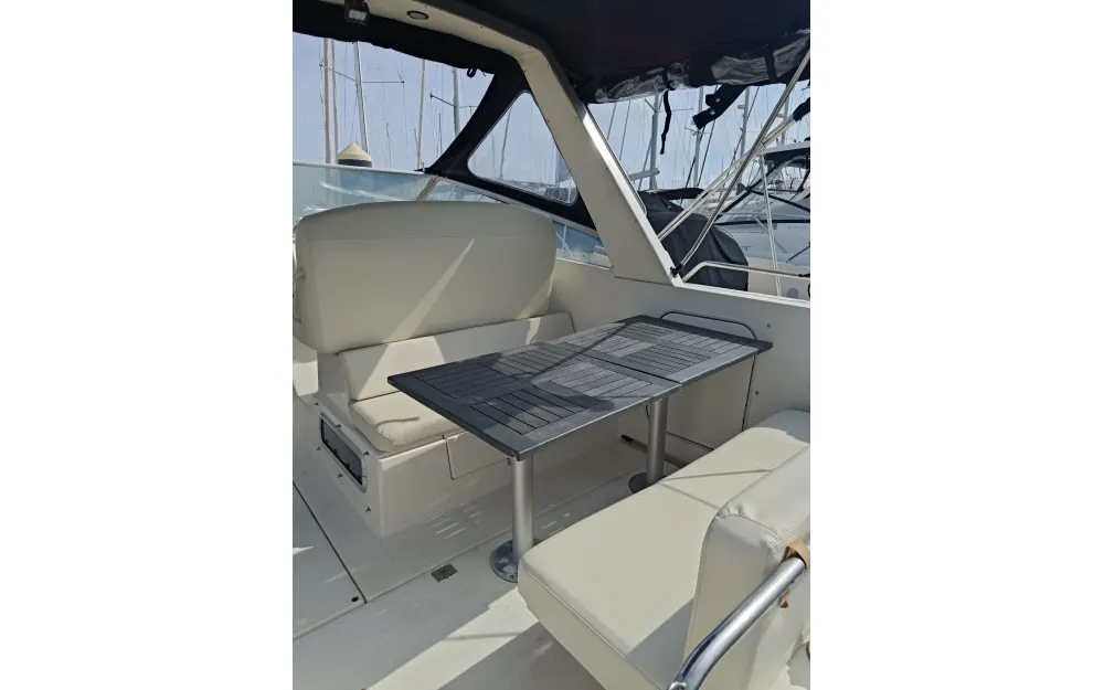 slider 7 Beneteau Flyer 8