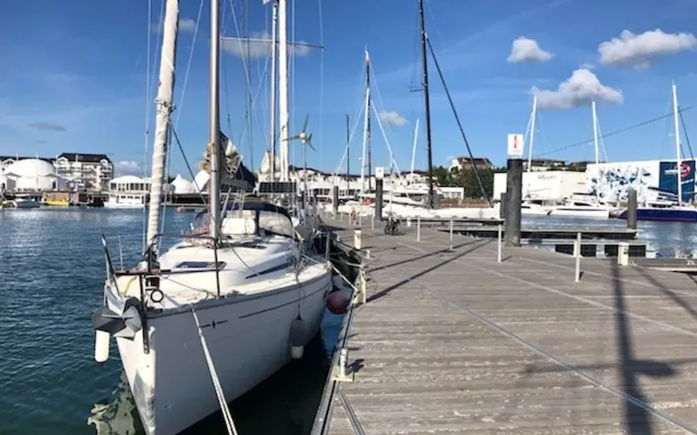 slider 18 Bavaria  33 cruiser