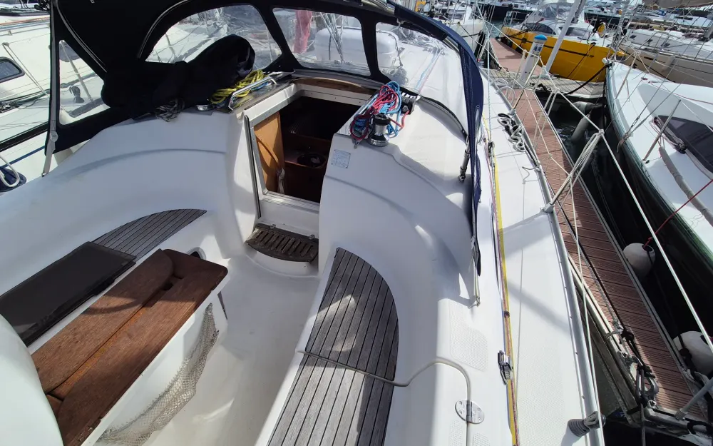slider 4 Bavaria  33 cruiser