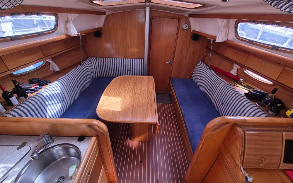 slider 5 Bavaria  33 cruiser