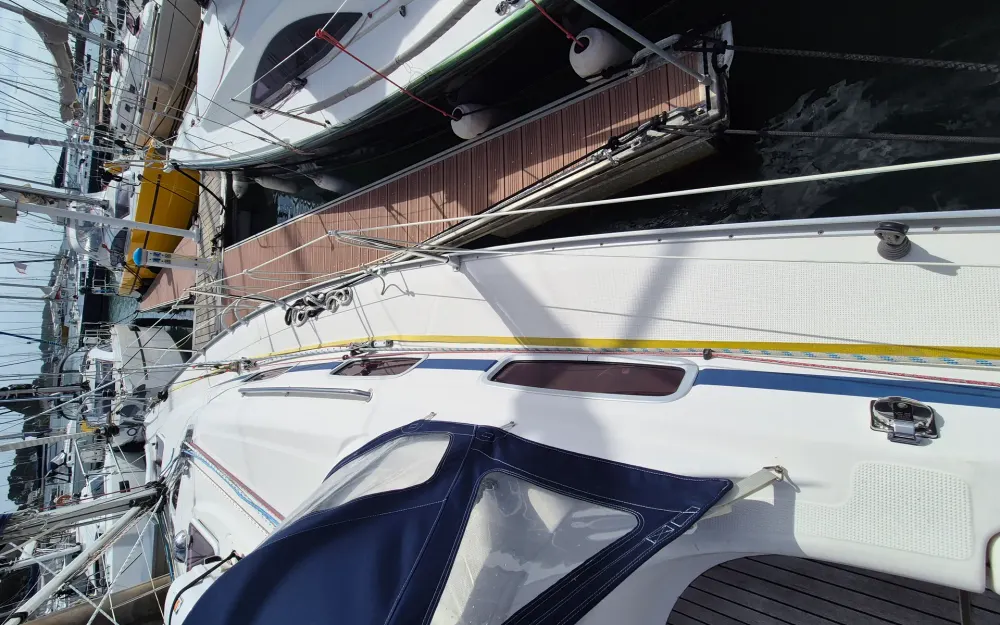 slider 7 Bavaria  33 cruiser
