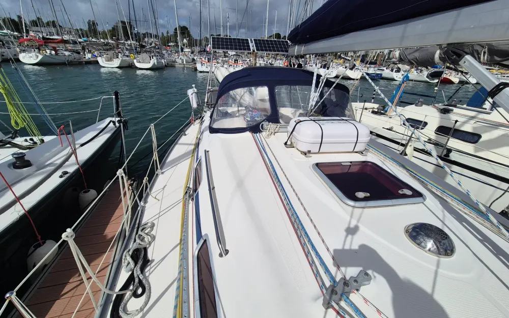 slider 8 Bavaria  33 cruiser