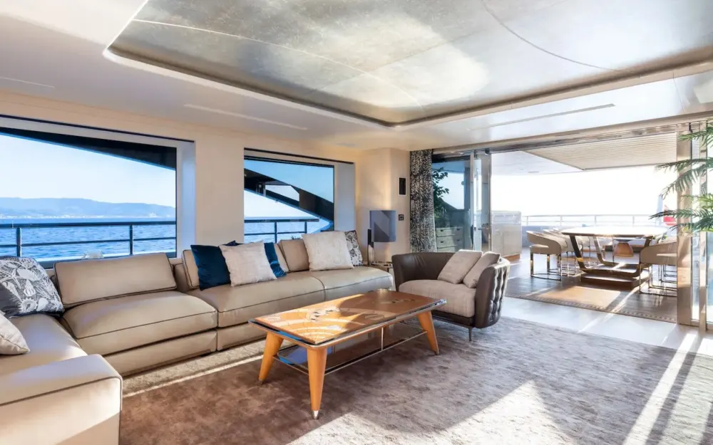 slider 11 Benetti  50