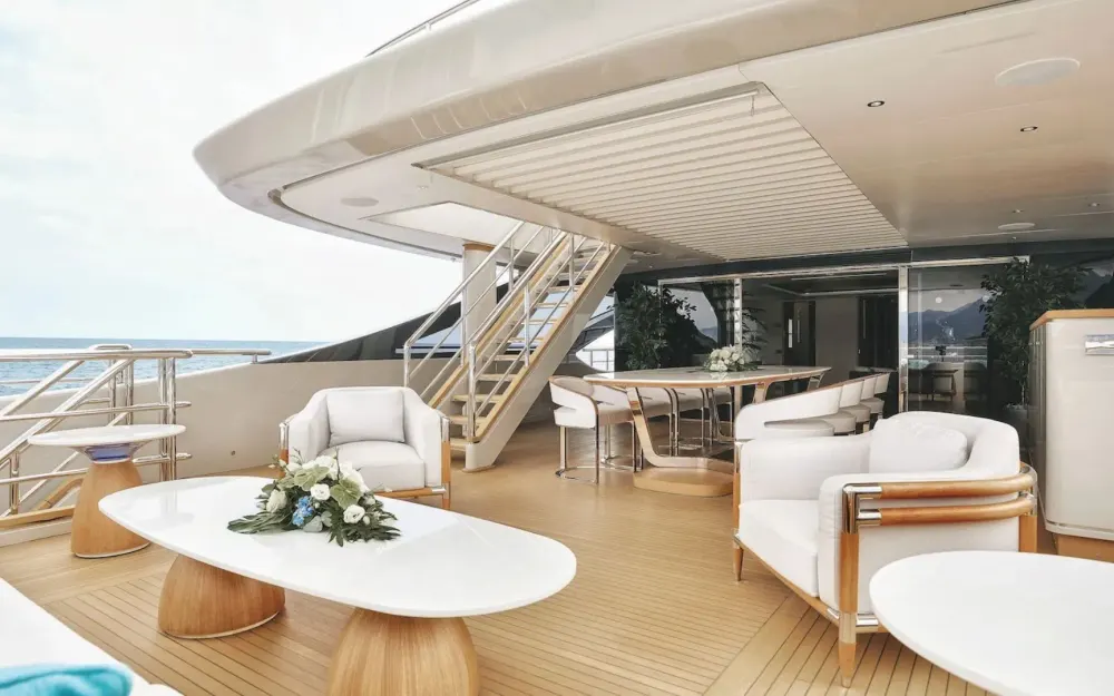 slider 6 Benetti  50