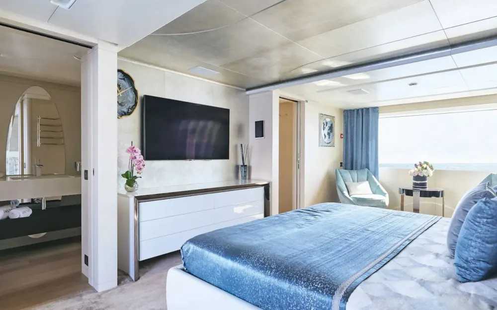 slider 16 Benetti  50