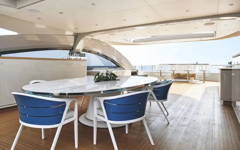 slider 7 Benetti  50