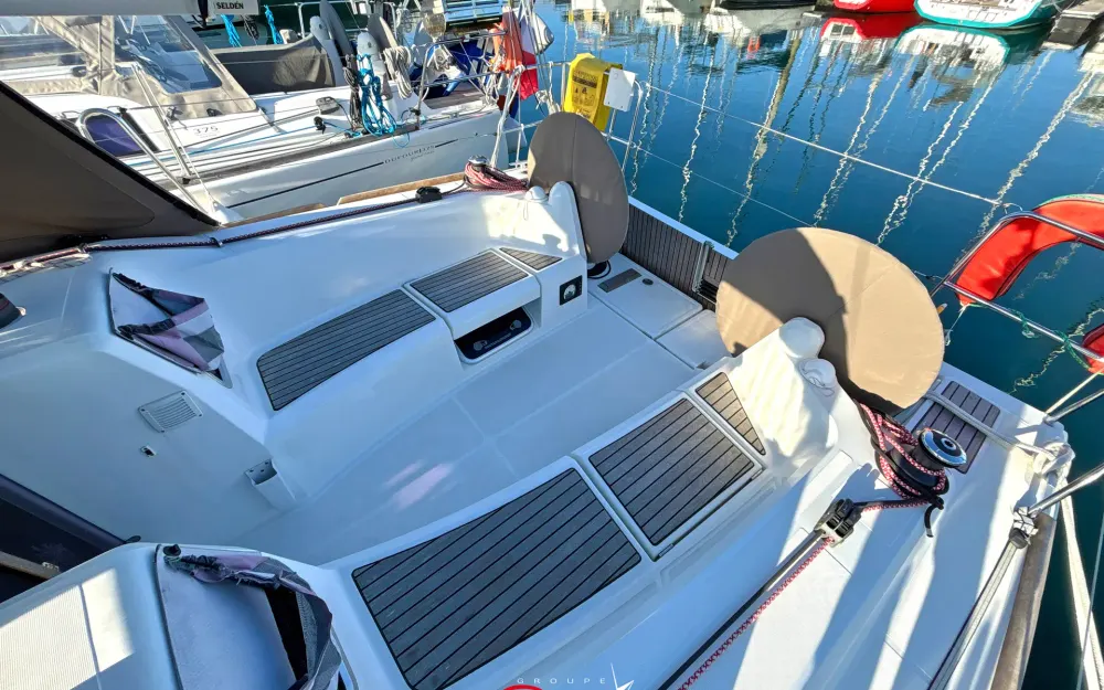slider 2 Jeanneau Sun Odyssey 349 Performance