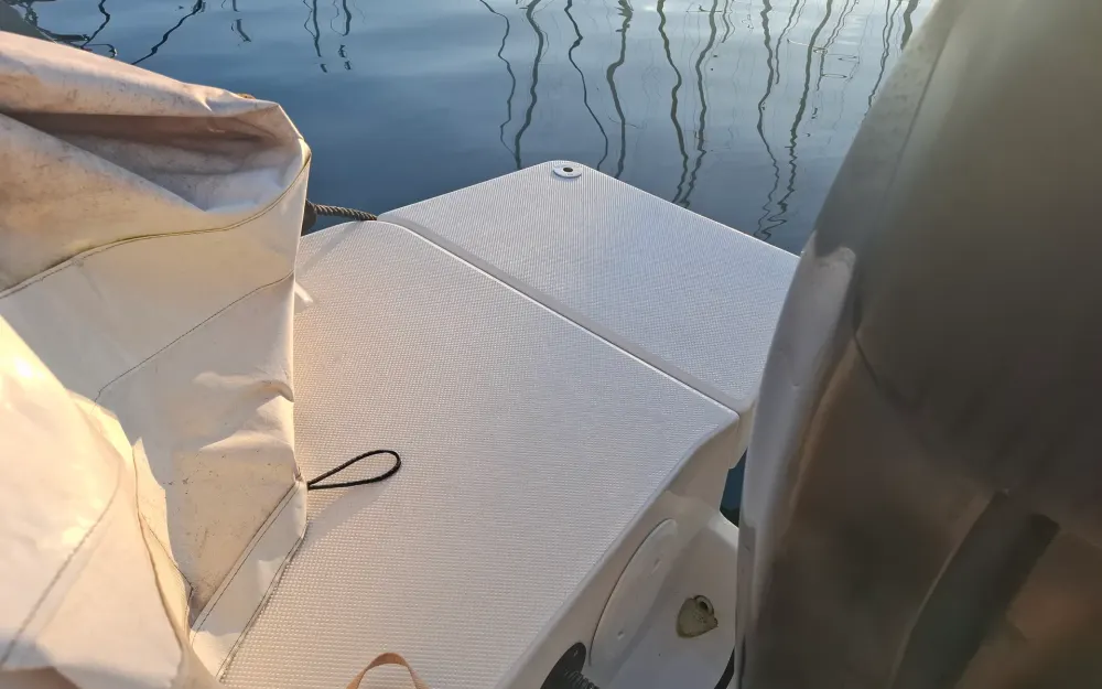 slider 11 Quicksilver Activ 755 Sundeck