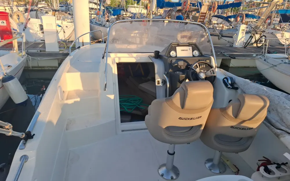 slider 15 Quicksilver Activ 755 Sundeck