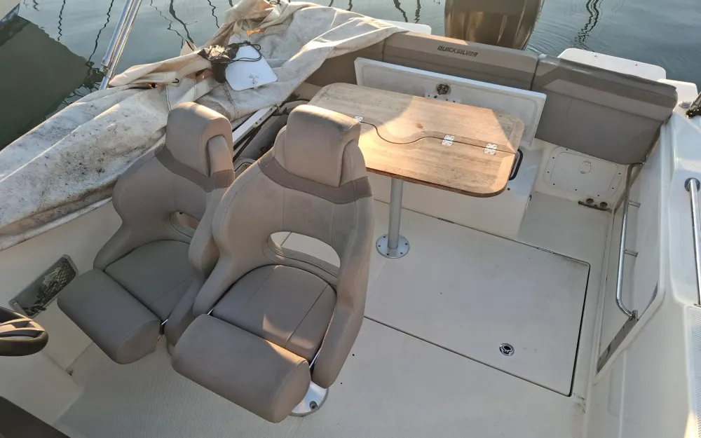 slider 22 Quicksilver Activ 755 Sundeck